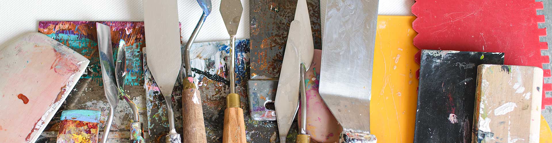Kunst spartler maleknive og paletknive til at lave malerier med